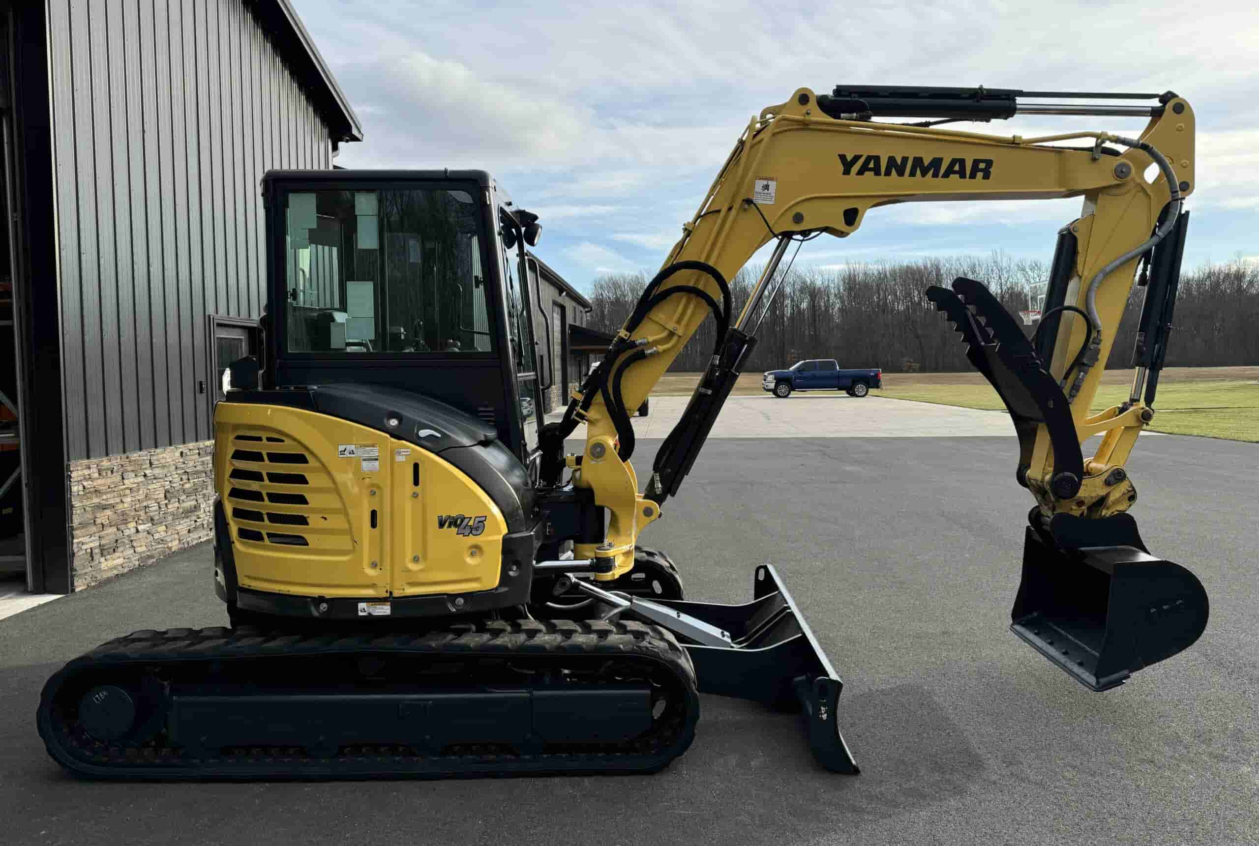 2018 YANMAR VIO45-6A CLEAN
